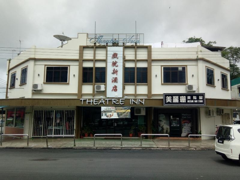 Theatreinn Sri Aman Buitenkant foto