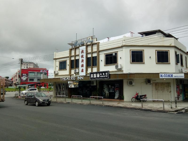 Theatreinn Sri Aman Buitenkant foto